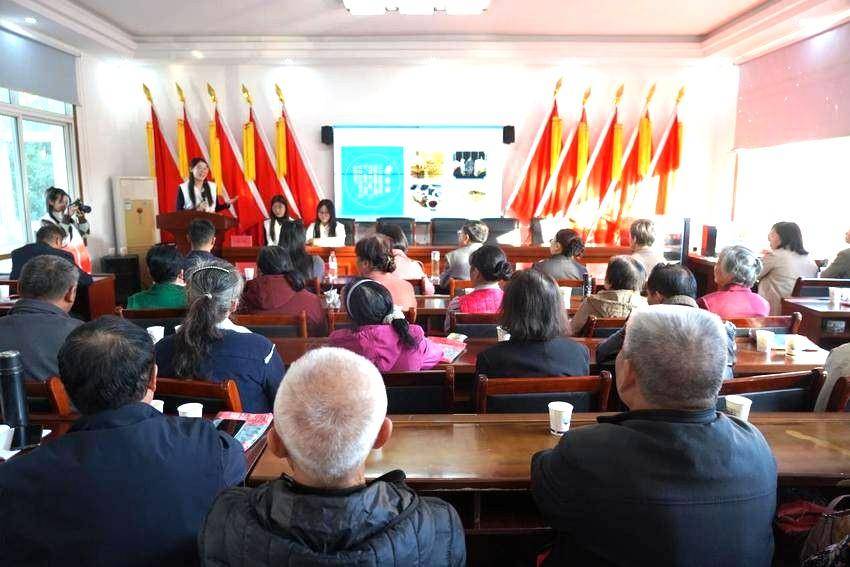 标题：省委讲师团、武汉纺织大学赴华容区开展“大思政课”“百马行动”观摩宣讲活动.docx